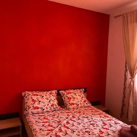 شقة Apartament Ally'S Orşova المظهر الخارجي الصورة